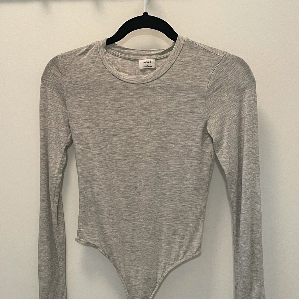 ARITZIA GREY BODYSUIT